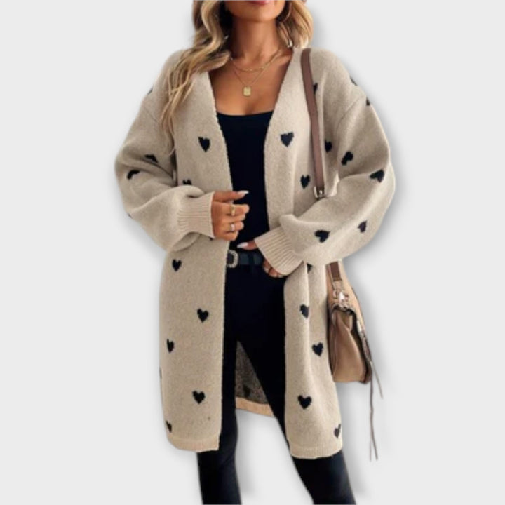 Julia - Cardigan beige avec motif en cœur
